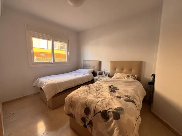 Apartamento con solárium, barbacoa, piscina comunitaria y vistas al mar en El Alamillo — 13