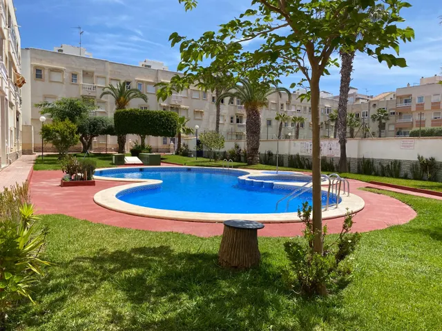 ☀️ ¡ENCANTADOR APARTAMENTO EN EL CENTRO DE TORREVIEJA CON PI - foto 2