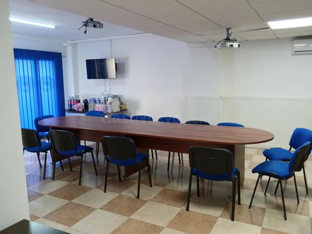 Se vende Local en Cuevas del Almazora!!!