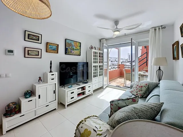Ático con solárium privado a 500 m del mar, amueblado y list - foto 3