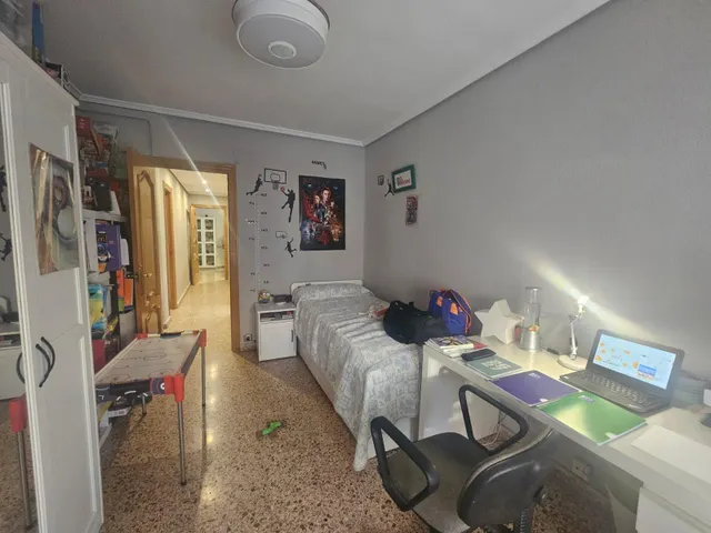 Piso 3 habitaciones, baño y aseo en Valencia — 4