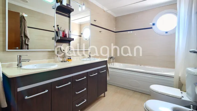 Impresionante chalet en Colinas de Venta Cabrera — 39