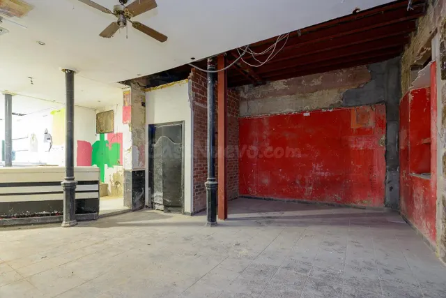 Local comercial en alquiler en una de las zonas con mayor pr - foto 4