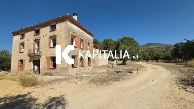 Emblematico chalet a la venta en Ontinyent - foto 2