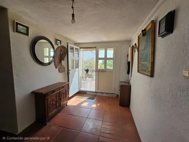 casa rodeada de zona verde — 10