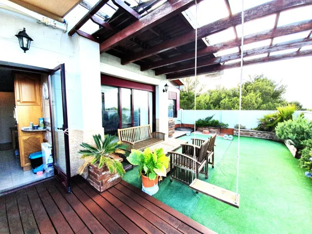 AMPLIO ÁTICO EN ALQUILER CON GRAN TERRAZA Y VISTAS EN RIBA-R - foto 3
