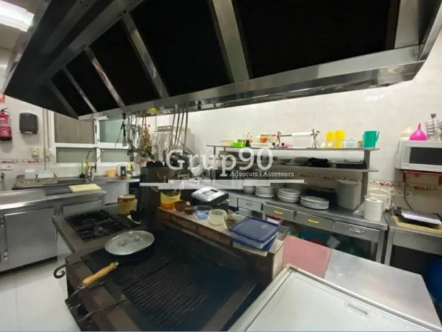 Hostal-Restaurante en la plaza del pueblo — 13