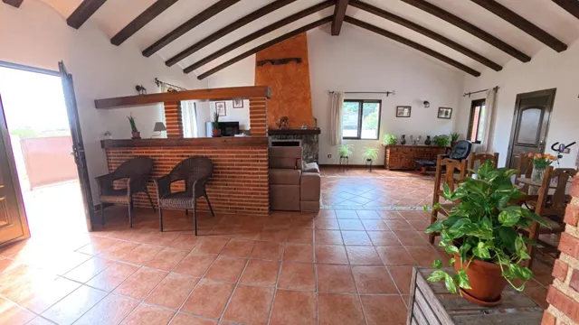 Casa en venta en Polop con piscina privada, gran parcela y vistas despejadas — 13