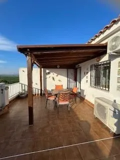 Amplia Propiedad de 3 habitaciones con Vistas a la Montaña — 31