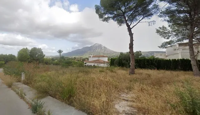 OPORTUNIDAD ÚNICA !! SOLAR PLANO EN VENTA EN JÁVEA CON PROYECTO Y LICENCIA DE construcción !! — 6