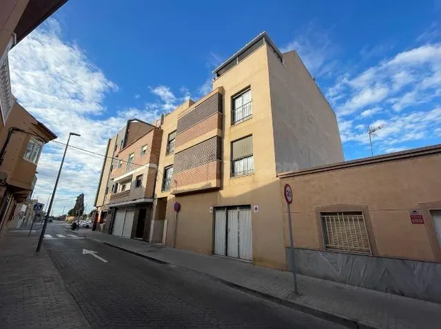 SE VENDE piso OKUPA en C SANTANDER 108 de Roquetas de Mar - foto 3