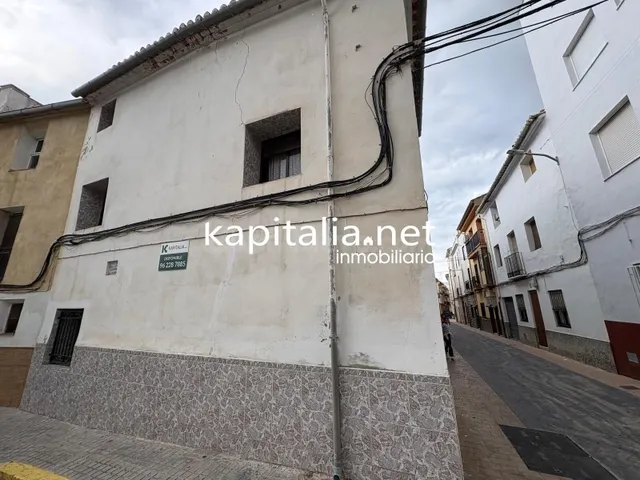 CASA PARA REFORMAR A LA VENTA EN EL CENTRO DE MOIXENT - foto 3