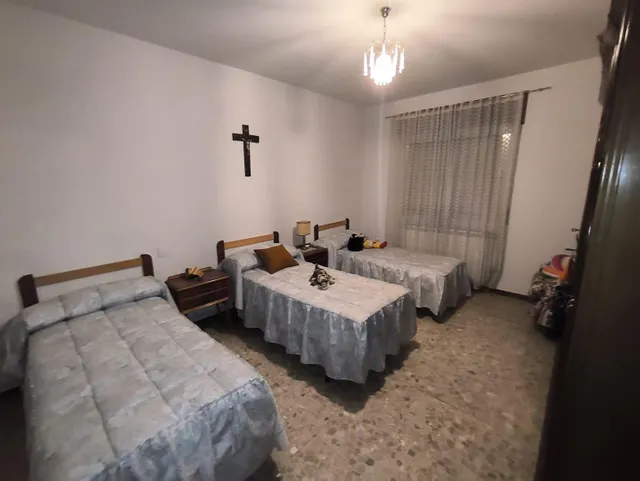 Amplia Casa en Noblejas - Oportunidad Única por €180,000 — 44