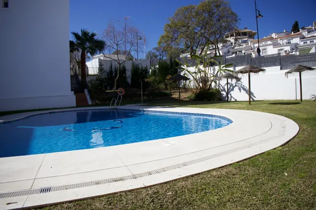 Adosado de Ensueño en Torreblanca: Luz, Espacio y Confort — 10