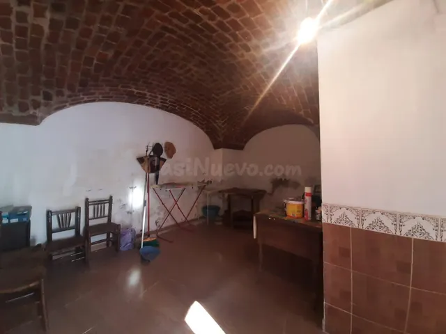 Casa esquinera en el centro de Aldea del Cano - foto 2