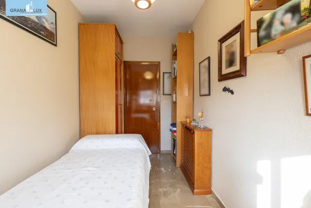 Amplio y luminoso piso de 3 dormitorios listo para entrar a vivir junto al metro de Albolote — 18