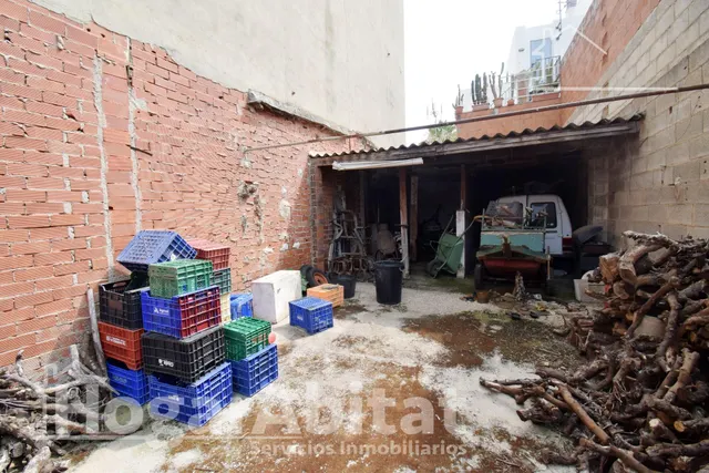TERRENO URBANO CON MUCHAS POSIBILIDADES — 28