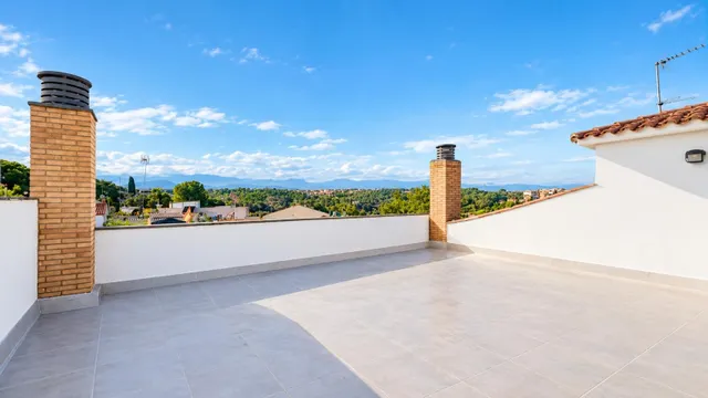 PISO PARA ENTRAR A VIVIR EN POBLENOU DE 3 habitaciones — 25