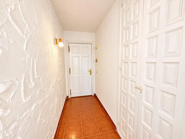 ## Espectacular apartamento en primera línea de mar con impresionantes vistas y acceso directo a la playa — 12