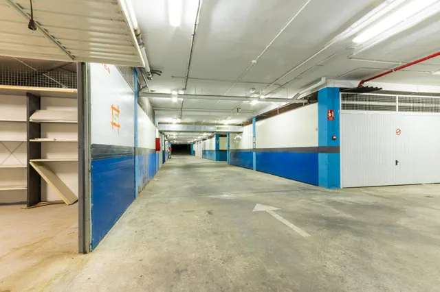 SE ALQUILA GARAJE - TRASTERO CERRADO PARA 2 COCHES DE 28 M2 EN ORIHUELA COSTA (LOS DOLSES) CENTRO COMERCIAL LA FUENTE — 6