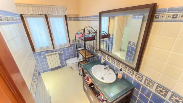 Amplia vivienda de 3 habitaciones en el centro de Irún — 12