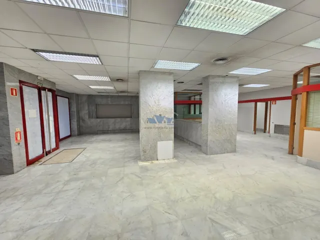 Local comercial en venta — 15