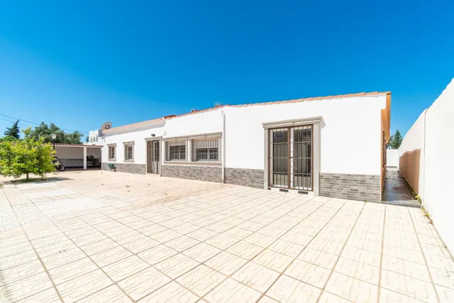 CHALET independiente con piscina privada y parcela segregable de 809 m2 en Torreta Florida — 17