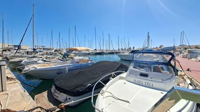 Bonito apartamento con vistas y piscina — 50