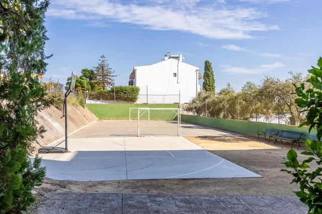Piso reformado con espectaculares vistas de Sevilla, piscina y garaje doble en Mairena del Aljarafe — 12
