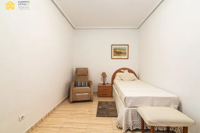Piso soleado esquina con terraza y piscina comunitaria en El Altet — 28
