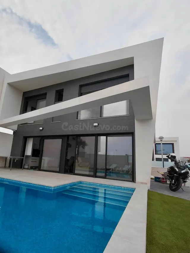 Moderna casa pareada en venta en Gran Alacant - foto 2