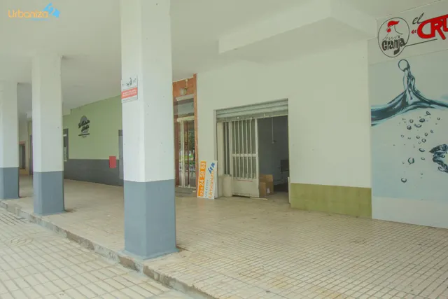 SE VENDE LOCAL COMERCIAL EN SINFORIANO MADROÑERO. inversión segura!! — 2