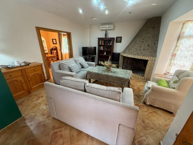 Chalet independiente en Santa Maria de Trassierra — 41