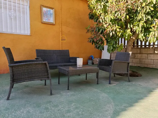 Casa con terreno 2 casas más y piscina privada. — 11