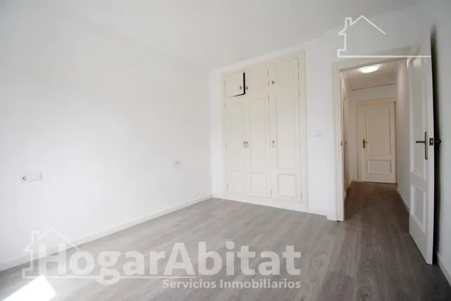 ÁTICO REFORMADO CON TERRAZA Y VISTAS DESPEJADAS AL MONTGÓ — 28