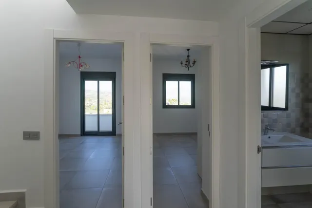 Chalet pareado con garaje, piscina y jardin — 23