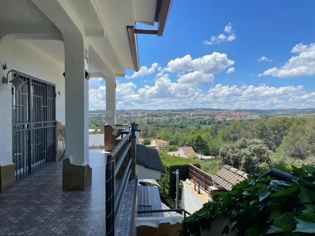 Preciosa casa en venta con piscina en Can Villalba - foto 4