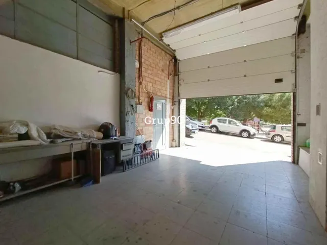 Local comercial a pie de calle de 240m2 en Zona Instituts — 26