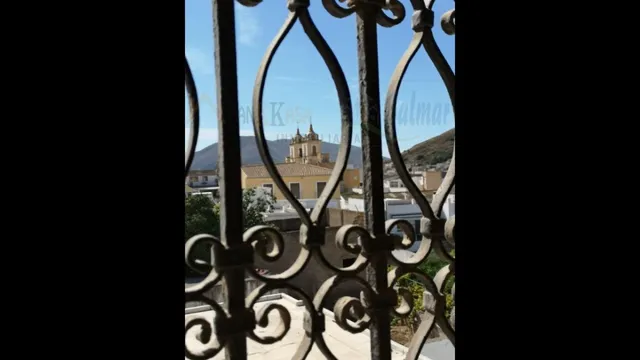 SE VENDE CASA ANTIGUA CON TERRENO DE 3 PLANTAS EN BERJA — 12