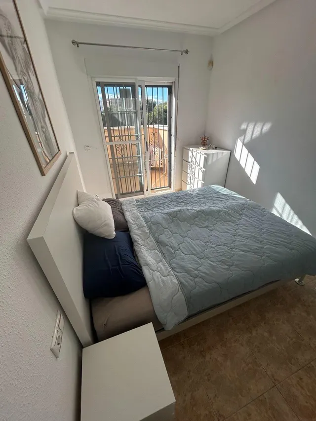 Soleada vivienda en Villamartín, Orihuela Costa. — 15