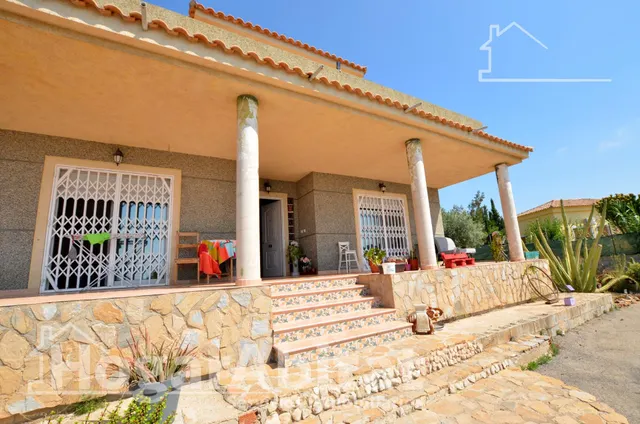 Gran chalet urbano con barbacoa, piscina y garaje — 12