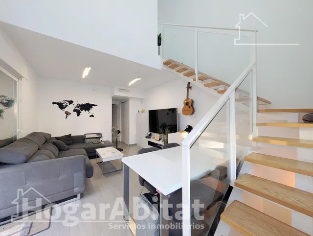 ¡Precioso Chalet! Seminuevo, amplio y luminoso, con piscina privada, garaje y jardín — 30