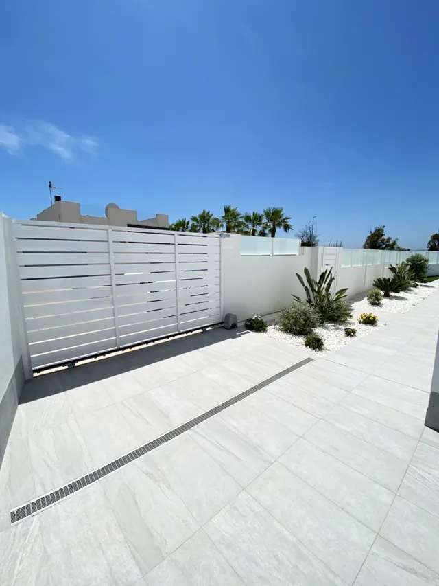 CHALET DE DISEÑO INDEPENDIENTE CON PISCINA — 32