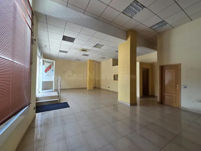 Local en venta con sótano en Olesa de Montserrat