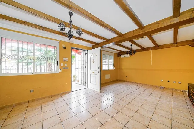 CHALET INDEPENDIENTE EN ORIHUELA COSTA — 10
