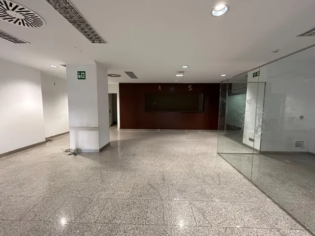 Exclusivo local en el Paseo Doctor Fernández Iparraguirre — 6
