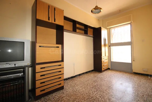 Piso para reformar a pocos minutos del centro y junto a El C - foto 4
