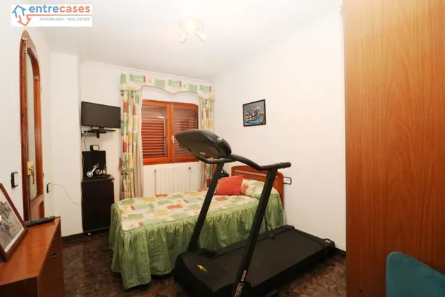 CASA INDEPENDIENTE CON LOCAL — 14