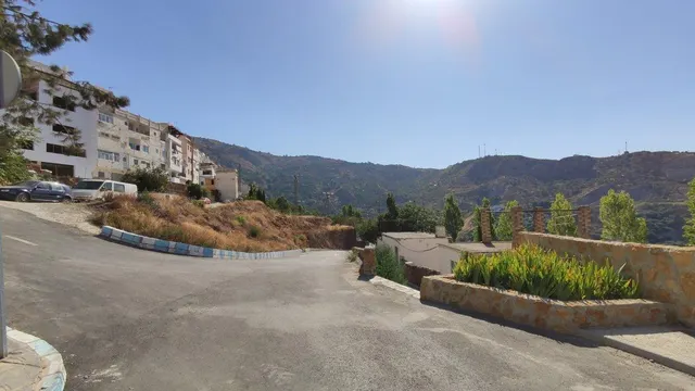 PARCELA URBANA EN LANJARON — 10