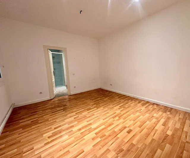Piso Señorial en Balmes con  Doble Orientación — 35